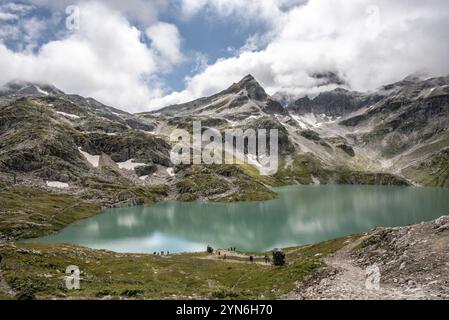 Schöne Fotografie des Weisssees im Nationalpark hohe Tauern bei Kaprun, Österreich, Europa Stockfoto