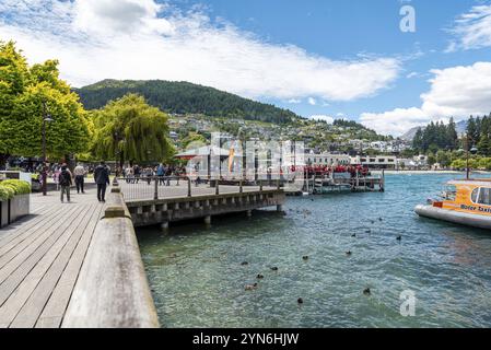 Antikes Dampfschiff auf dem Wakatipu-See in Queenstown, Südinsel Neuseelands Stockfoto