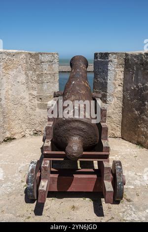 Kanone an der Stadtmauer des mittelalterlichen Viertels El Jadida, Marokko, Afrika Stockfoto