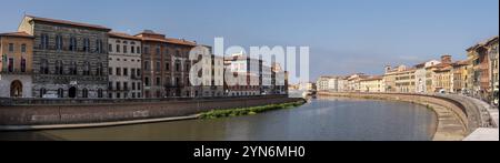 Alte malerische Häuser am Ufer des Arno in Pisa, Italien, Europa Stockfoto