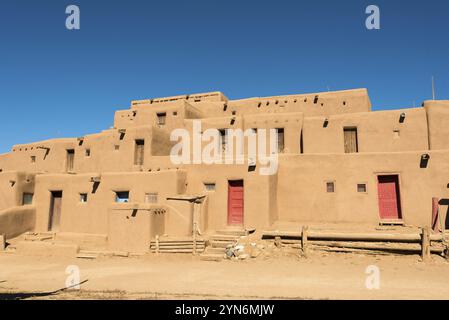 Malerisches Taos Pueblo Dorf in New Mexico, USA, Nordamerika Stockfoto