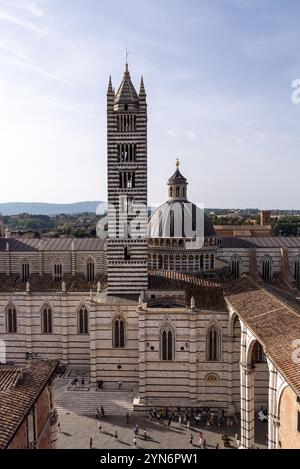 Die Kathedrale von Siena und ihre Kuppel, vom Panoramapunkt Facciatone aus gesehen, Italien, Europa Stockfoto