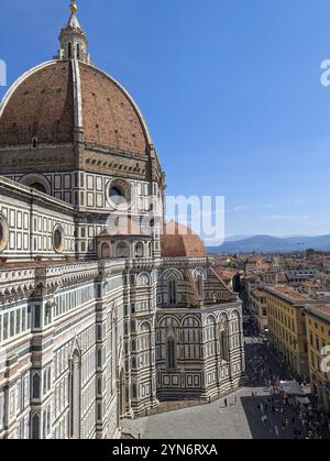 Die riesige Kathedrale und Kuppel der Kathedrale Santa Maria del Fiore in Florenz, Italien, Europa Stockfoto