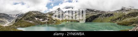 Schöne Fotografie des Weisssees im Nationalpark hohe Tauern bei Kaprun, Österreich, Europa Stockfoto