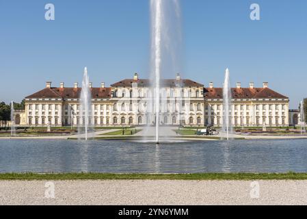 SCHLEISSHEIM, DEUTSCHLAND, 05. JUNI 2023, das barocke Schloss Lustheim und sein Park in Oberschleissheim bei München, Deutschland, Europa Stockfoto