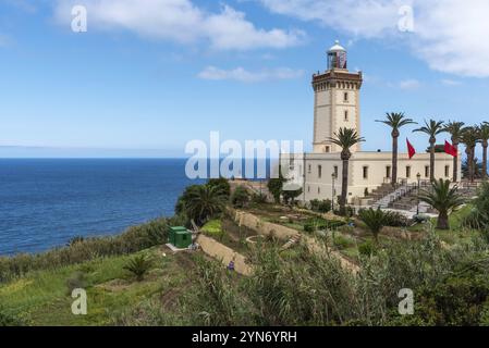 Malerischer Leuchtturm am Cap Spartel in der Nähe von Tanger, Marokko, Afrika Stockfoto