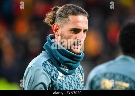 Linse, Frankreich. November 2024. Adrien RABIOT von Marseille während des französischen Meisterschaftsspiels Ligue 1 zwischen RC Lens und Olympique de Marseille am 23. November 2024 im Bollaert-Delelis Stadion in Lens, Frankreich - Foto Matthieu Mirville/DPPI Credit: DPPI Media/Alamy Live News Stockfoto