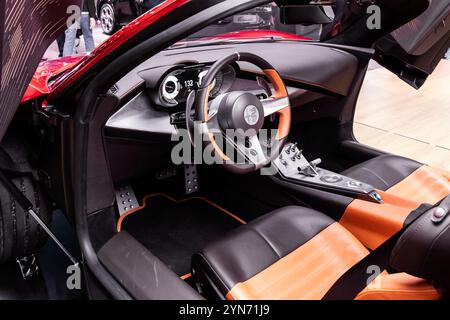 Alfa Romeo 33 Stradale (2025) Sportwagen auf dem Pariser Automobilsalon. Paris, Frankreich - 14. Oktober 2024 Stockfoto