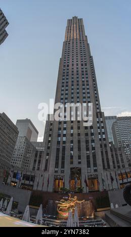 NEW YORK, USA, 21. AUGUST 2022, Wolkenkratzer im Rockefeller Center in New York, USA, Nordamerika Stockfoto