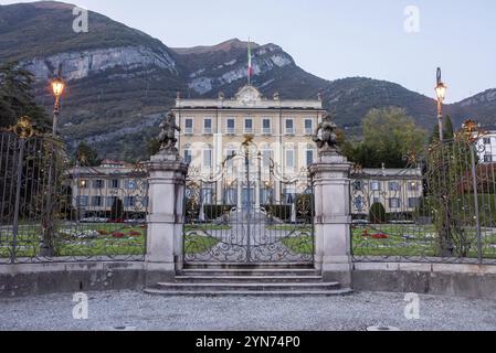 TREMEZZO, ITALIEN, 3. OKTOBER 2023, Villa Sola Cabiati am Comer See am Abend, Italien, Europa Stockfoto