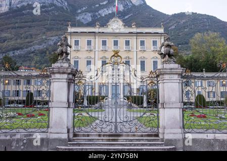 TREMEZZO, ITALIEN, 3. OKTOBER 2023, Villa Sola Cabiati am Comer See am Abend, Italien, Europa Stockfoto