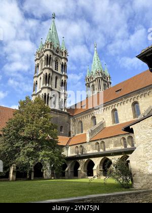 Kirchturm des berühmten Merseburger Doms in Sachsen-Anhalt, Deutschland, Europa Stockfoto