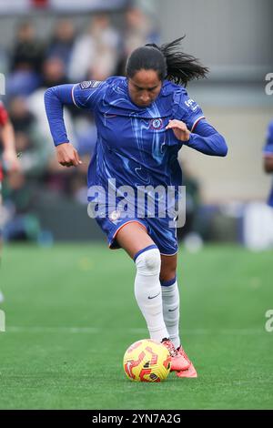 Kingston, Großbritannien. November 2024. Mayra RAM’rez von Chelsea Women in Aktion beim Women's Super League-Spiel zwischen Chelsea Women und Manchester United Women im Kingsmeadow Stadium, Kingston, England am 24. November 2024. Foto von Ken Sparks. Nur redaktionelle Verwendung, Lizenz für kommerzielle Nutzung erforderlich. Keine Verwendung bei Wetten, Spielen oder Publikationen eines einzelnen Clubs/einer Liga/eines Spielers. Quelle: UK Sports Pics Ltd/Alamy Live News Stockfoto