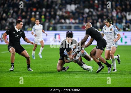 Turin, Italien. November 2024. Turin, Italien - 23. November: Rugby - Autumn Nations Series 2024 Spiel zwischen Italien und Neuseeland im Allianz Stadium am 23. November 2024 in Turin, Italien. 11 Monty Ioane Italien in Aktion (Foto: Tonello Abozzi/Pacific Press) Credit: Pacific Press Media Production Corp./Alamy Live News Stockfoto