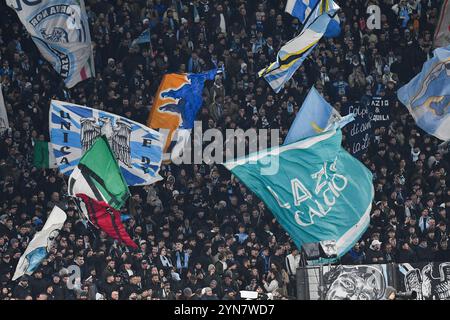 Lazio-Fans beim Spiel der Serie A zwischen Lazio und Bologna im Olympiastadion Rom, Italien, 24. November 2024. &#XA;Mattia Vian während des Spiels SS Lazio gegen Bologna FC, italienische Fußball-Serie A in Rom, Italien, 24. November 2024 Stockfoto