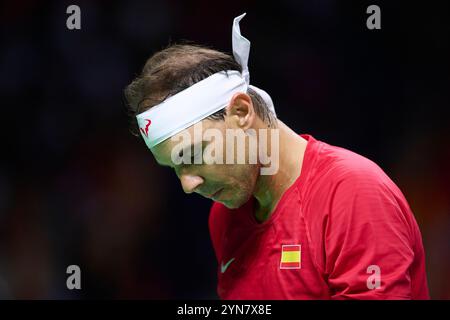 Malaga, Spanien. November 2024. MALAGA, SPANIEN – 19. NOVEMBER: Rafael Nadal von Team Spain sieht sein Einzelspiel gegen Botic van de Zandschulp vom Team Netherlands im Viertelfinale zwischen den Niederlanden und Spanien während des Davis Cup Finals im Palacio de Deportes Jose Maria Martin Carpena am 19. November 2024 in Malaga, Spanien. (Foto von Francisco Macia/Photo Players Images/Magara Press) Credit: Magara Press SL/Alamy Live News Stockfoto