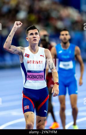 Jakob Ingebrigtsen (NOR) nimmt im Halbfinale der Männer 1500 bei den Olympischen Sommerspielen 2024 an. Stockfoto