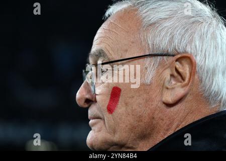 Neapel, Italien. November 2024. Roma-Cheftrainer Claudio Ranieri reagiert vor einem Fußballspiel der Serie A zwischen Neapel und Roma am 24. November 2024 in Neapel. Quelle: Alberto Lingria/Xinhua/Alamy Live News Stockfoto