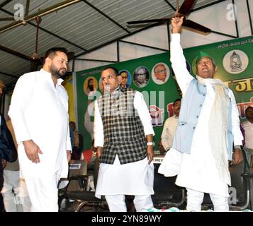 Patna, Indien. November 2024. PATNA, INDIEN - 24. NOVEMBER: RJD-Chef Tejashwi Yadav während des „Badlo Bihar“-Programms am 24. November 2024 im RJD-Büro in Patna, Indien. (Foto: Santosh Kumar/Hindustan Times/SIPA USA) Credit: SIPA USA/Alamy Live News Stockfoto