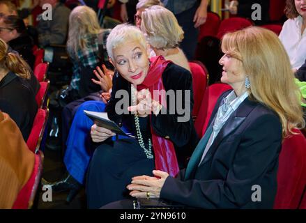 Wien, Österreich. November 2024. Verleihung des Nestroy-Theaterpreises 2024 im Volkstheater Wien, Österreich, am 24. November 2024. Sona MacDonald - 20241124 PD16497 Credit: APA-PictureDesk/Alamy Live News Stockfoto