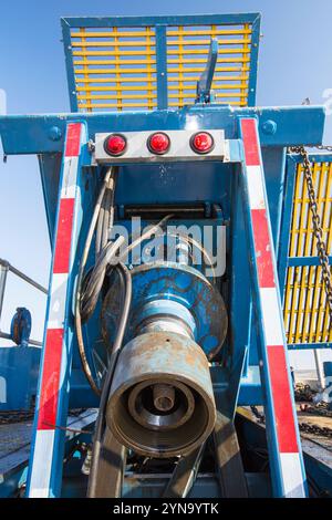 Fracking Truck neben dem Fracking-Standort, Wasco, Kalifornien, USA Stockfoto