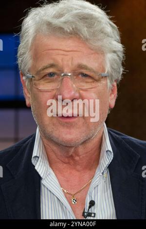 ARCHIVFOTO: Marcel REIF wird am 27. November 2024 75 Jahre alt, Marcel REIF, Deutschland, Moderator, Sportreporter, Fußballkommentator, Porträt, Porträt, zugeschnittenes Einzelbild, Einzelmotiv, Gast in der Sendung „Koelner Treff“ im WDR-Fernsehen, 12. Juni 2015. Stockfoto