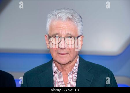 ARCHIVFOTO: Marcel REIF wird am 27. November 2024 75 Jahre alt, Marcel REIF, Sportkommentator, Porträt, Porträt, zugeschnittenes Einzelbild, einzelnes Motiv, "Maischberger.die Woche?", Talkshow, WDR/ARD, 13. November 2019. ? Stockfoto