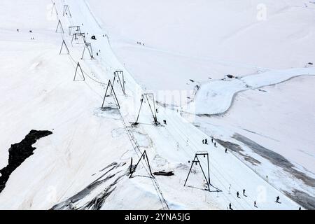 Schweiz, Kanton Wallis, Zermatt, Matterhorn Gletscherparadies (3883 m), Skifahren auf dem Gobba di Rollin Gletscher (3899 m) Stockfoto