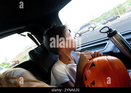 halloween-Nacht, Trick oder Treatment zusammen Stockfoto