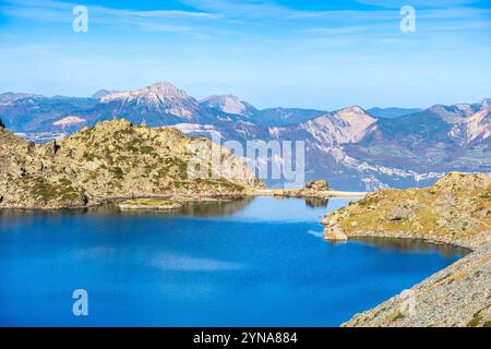 Frankreich, Isere, Umgebung von Grenoble, La Combe-de-Lancey, See Crozet (alt: 1974 m) im Belledonne-Massiv, im Hintergrund das Massiv Chartreuse Stockfoto