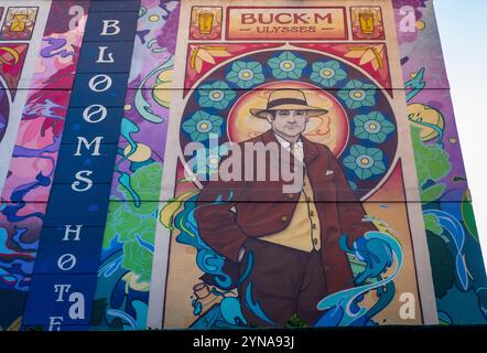 Irland, Dublin, das touristische Viertel Temple Bar, bemalte Fassade des Blooms Hotel benannt nach dem Helden von James Joyce's Ulysses Stockfoto