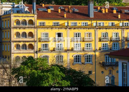 Portugal, Nordregion, Amarante, malerisches Dorf am Rande des Flusses Tamega, gelbe Fassade des Luxushotels Casa da Calcada Relais & Chateaux Stockfoto