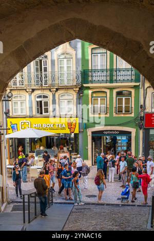 Portugal, Central Region, Coimbra, Rua Ferreira Borges, Haupteinkaufsstraße und Fußgängerzone des historischen Zentrums Stockfoto