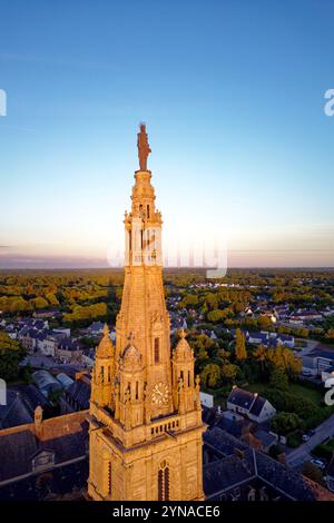 Frankreich, Morbihan, Heiligtum von Sainte Anne d'Auray, Basilika (aus der Vogelperspektive) Stockfoto