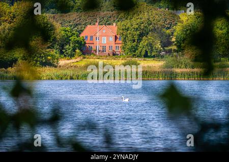 Dänemark, Fionie, Fåborg, Südfionie-Archipel UNESCO-Weltgeopark, Herrenhaus am See Stockfoto