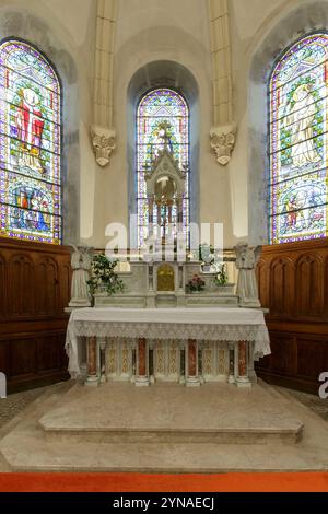 Frankreich, Meurthe et Moselle, Bouxieres sous Froidmont, unsere Lieben Frau von der Geburt Kirche, Buntglasfenster des Chors im Jahr 1924 aus Meisterglas Stockfoto