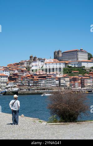 Portugal, nördlicher Bereich, historisches Zentrum, das zum UNESCO-Weltkulturerbe gehört, historisches Viertel Ribeira und Fluss Douro Stockfoto