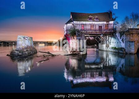 Frankreich, Eure, Vernon, Vernonnet, die alte Wassermühle auf der mittelalterlichen Brücke Stockfoto