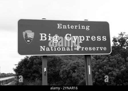 Eintrittsschild zum Big Cypress National Preserve in Ochopee, Florida, USA Stockfoto