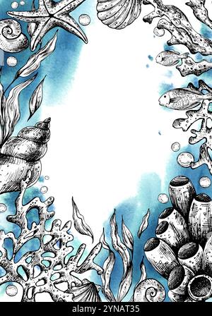 Meerestiere, Algen, Korallen, Schwämme, Seesterne, Muscheln, Fische und Blasen. Grafische Abbildung, handgezeichnet mit schwarzer Tinte. Vertikaler rechteckiger Rahmen Stock Vektor