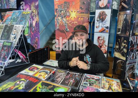 Porträt des Comic-Künstlers und Schriftstellers Kevin Delgado bei der ICON Comicon Independent Artists and Comic Book Convention 2024 in Fishkill. Stockfoto