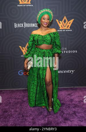 Los Angeles, ca. 24. November 2024. Pepi Sonuga von den Erben von Afrika und Koshie Mills halten am 24. November 2024 in Los Angeles, Kalifornien, das 7. Annual International Women of Power Awards Luncheon. Quelle: Faye Sadou/Media Punch/Alamy Live News Stockfoto