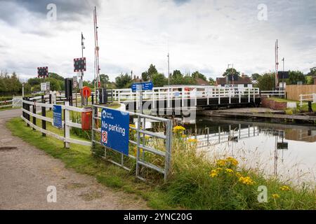 Großbritannien, England, Gloucestershire, Vale of Berkeley, Purton, Gloucester und Sharpness Canal, untere Schwingbrücke Stockfoto