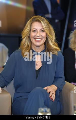 REKORDDATUM NICHT ANGEGEBEN NDR Talk Show Anne Gesthuysen bei der NDR Talk Show in Hamburg. *** NDR Talk Show Anne Gesthuysen bei der NDR Talk Show in Hamburg Copyright: XEventpressxBerndtx Stockfoto