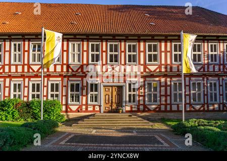 Probstei St. Cyriakus Fachwerkhaus der Propstei St. Cyriakus in Duderstadt, Niedersachsen, Deutschland Holzrahmenhaus in Duderstadt, Niedersachsen Stockfoto