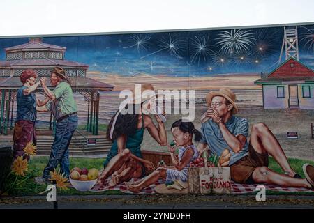 Picknick auf Balmy Beach Wandgemälde in Foodland auf der Lee Avenue in Scarborough, Toronto, Ontario, Kanada Stockfoto