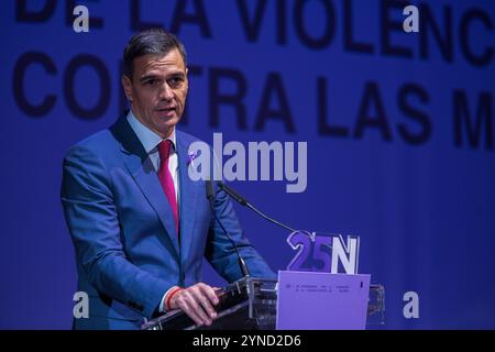 Madrid, Spanien. November 2024. Pedro Sanchez, Präsident Spaniens, spricht während der Eröffnung der institutionellen Veranstaltung anlässlich des 25N, des Internationalen Tages zur Beseitigung der Gewalt gegen Frauen, der vom spanischen Gleichstellungsministerium organisiert wird. Quelle: SOPA Images Limited/Alamy Live News Stockfoto