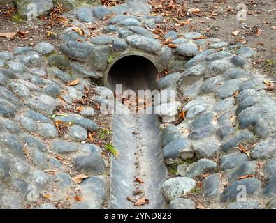 Das Entwässerungssystem des Zentralparks Kislowodsk Stockfoto
