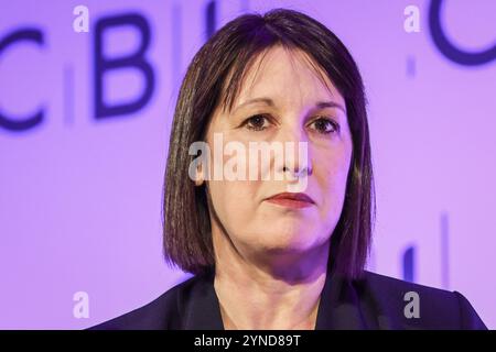 London, Großbritannien. November 2024. Rachel Reeves, Parlamentsabgeordnete, Kanzlerin des Finanzministeriums, spricht auf der Konferenz. Die jährlich stattfindende CBI Conference (Confederation of British Industries) zieht hochkarätige Redner und Podiumsmitglieder aus Wirtschaft und Politik an. Quelle: Imageplotter/Alamy Live News Stockfoto