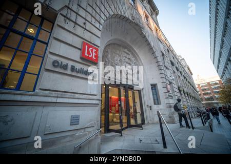 LONDON – 21. NOVEMBER 2024: London School of Economics and Political Science in Central London, einer renommierten British University Stockfoto